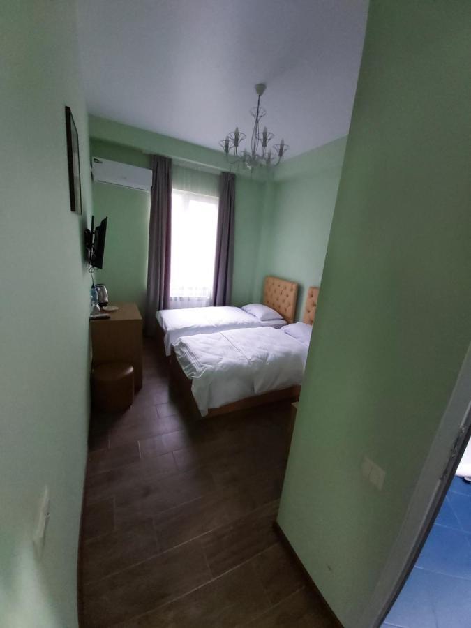Hotel Maria Batumi Bagian luar foto