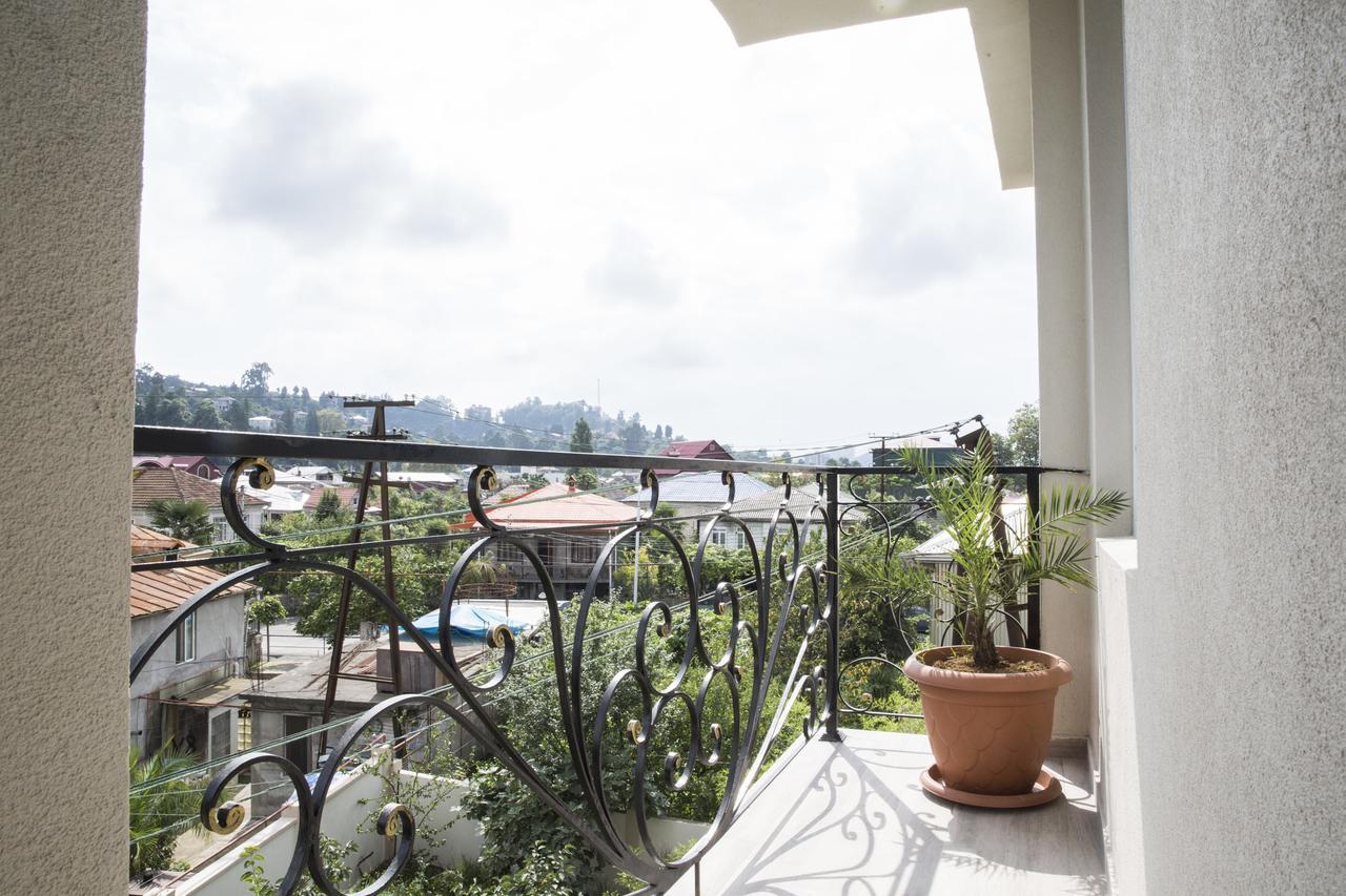 Hotel Maria Batumi Bagian luar foto
