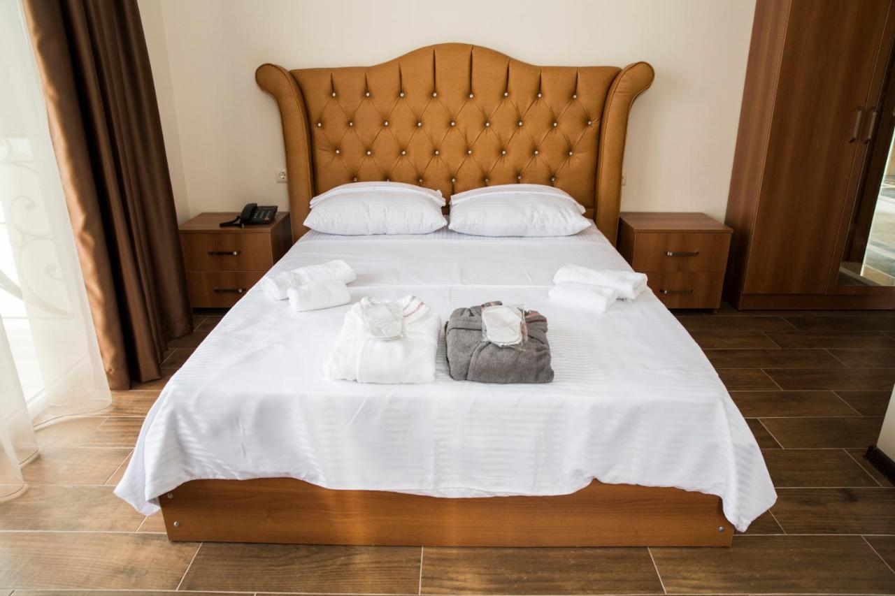 Hotel Maria Batumi Bagian luar foto