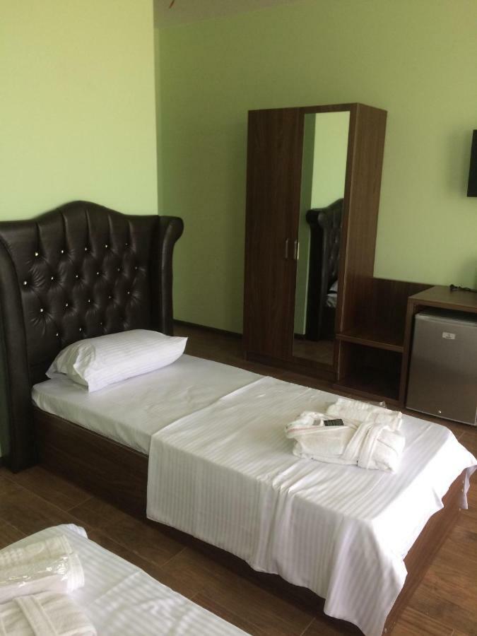 Hotel Maria Batumi Bagian luar foto