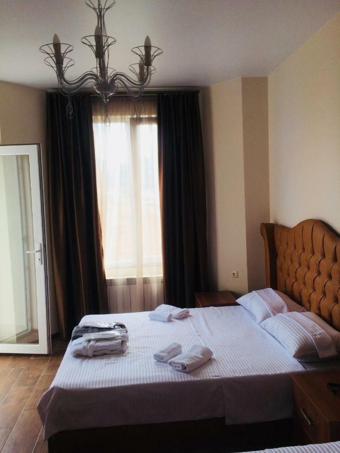 Hotel Maria Batumi Bagian luar foto